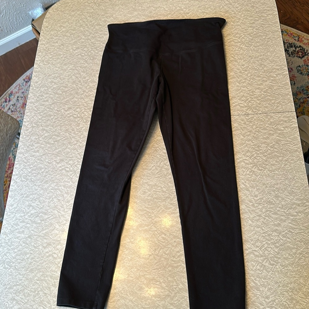 Yummie Black Rachel Legging. Size Large.